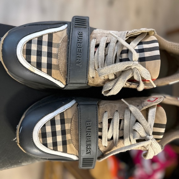 Burberry men’s sneakers - Picture 7 of 8
